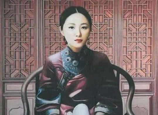1900年，慈禧问周莹：“你单身吗？”周莹说：“我守寡14年。”闻言，慈禧把手一
