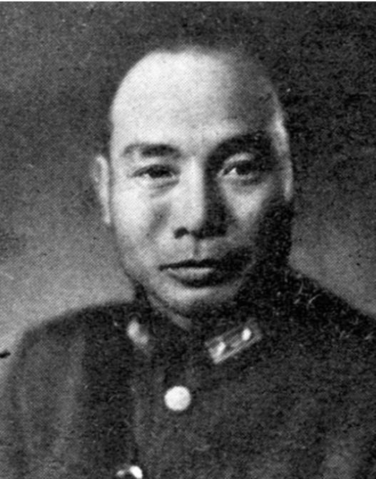 1942年，汤恩伯下属的妻子给他写了一封举报信，她要举报丈夫遗弃发妻，令汤恩伯差
