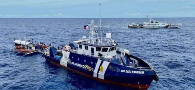 一位美籍华人发文表示：中国不要高看自己，连菲律宾这种小国都敢针对你们，而你们只能