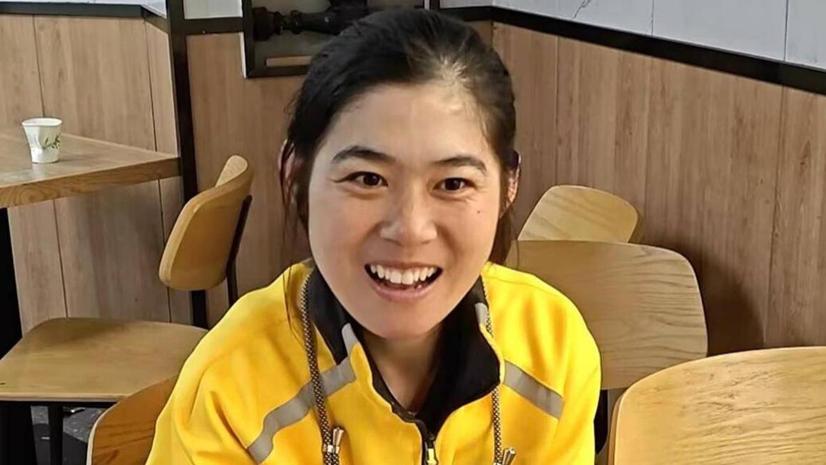 脑瘫女骑手跑7万单：从躲着人到月入过万，她如何“摇