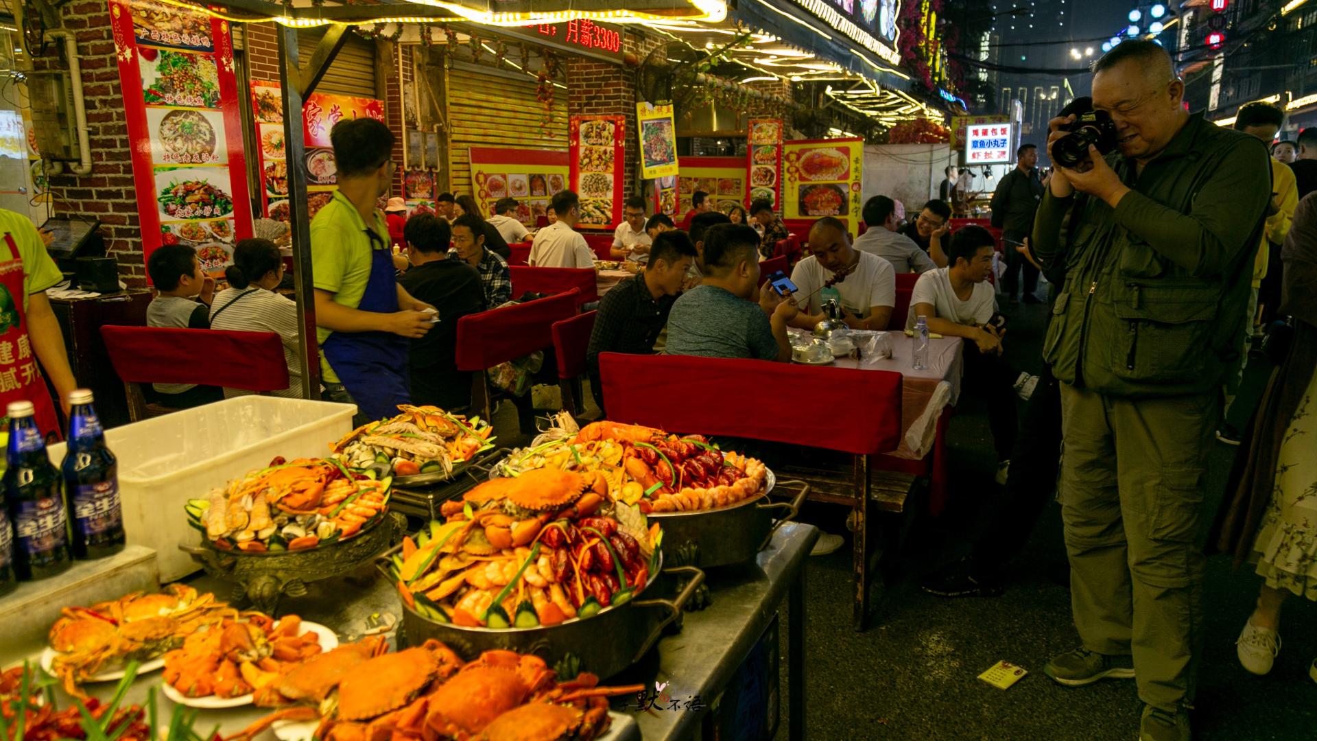 去广西游玩该怎样吃？跟着本地人吃准没错，这才是体验正宗美食的绝佳方式！