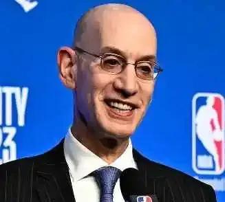 这或许就是现在的NBA越来越难看的原因吧，以前裁判掌控比赛还得偷偷摸摸的，现在都