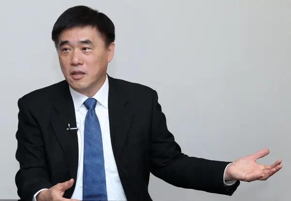 郝龙斌又开始胡言乱语了，郝龙斌在一场聚会中公开反对世代交替，说世代交替是一个错误