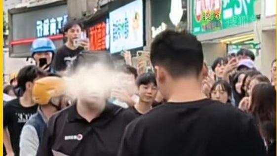 长沙顺丰纯爱战士后续：群众反应意外，本人发声，已被女友拉黑