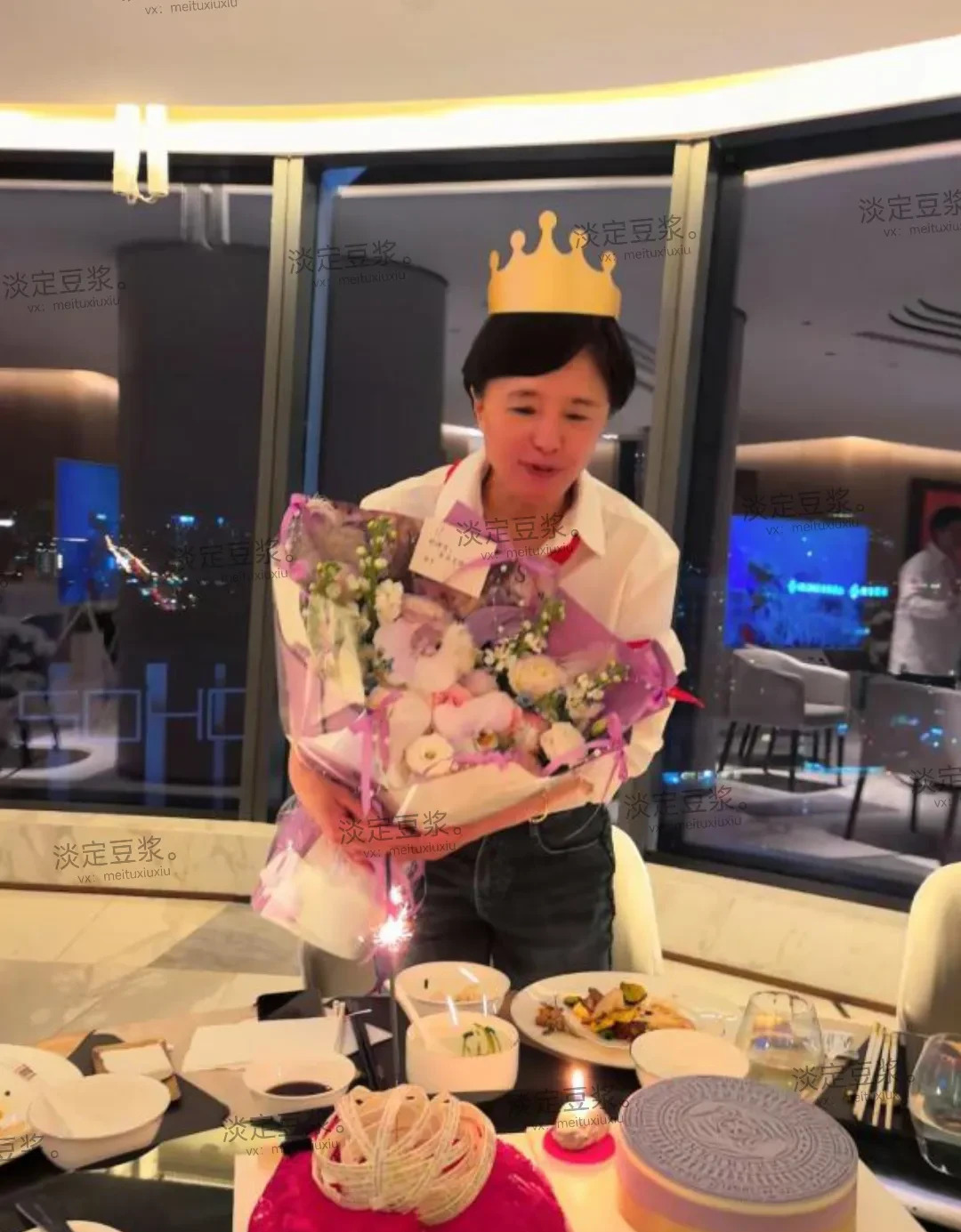 杨幂妈妈很年轻保养好











不敢相信！这是杨幂61岁的妈妈？我的