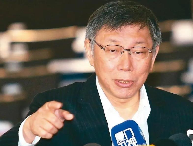 柯文哲交保出狱，这事儿在台湾政坛可算是扔下了一颗“重磅炸弹”。
一方面，会加剧国