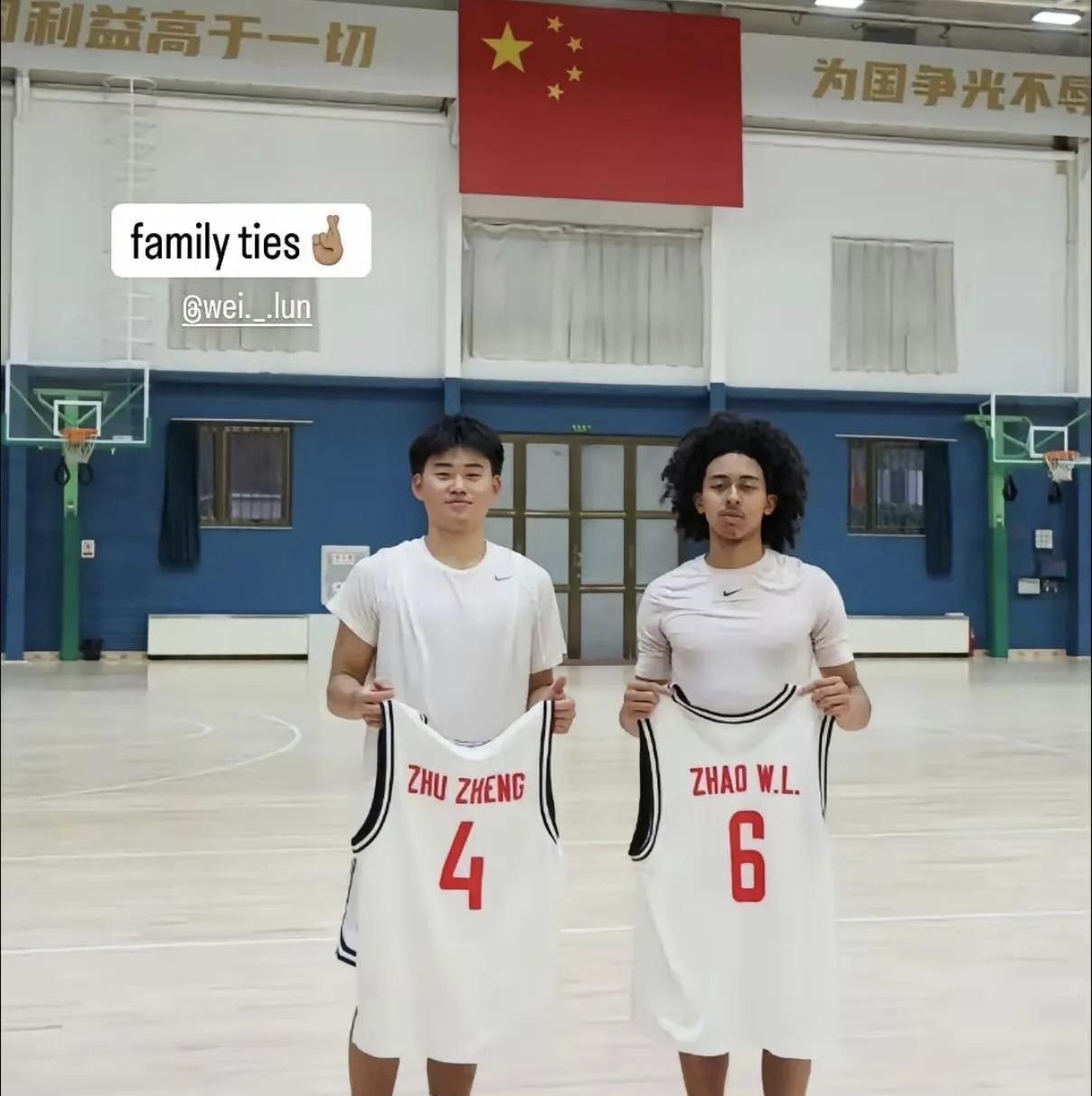 赵维伦和朱正静态天赋对比，谁是未来男篮一号位的答案？
赵维伦：19岁，身高1.8