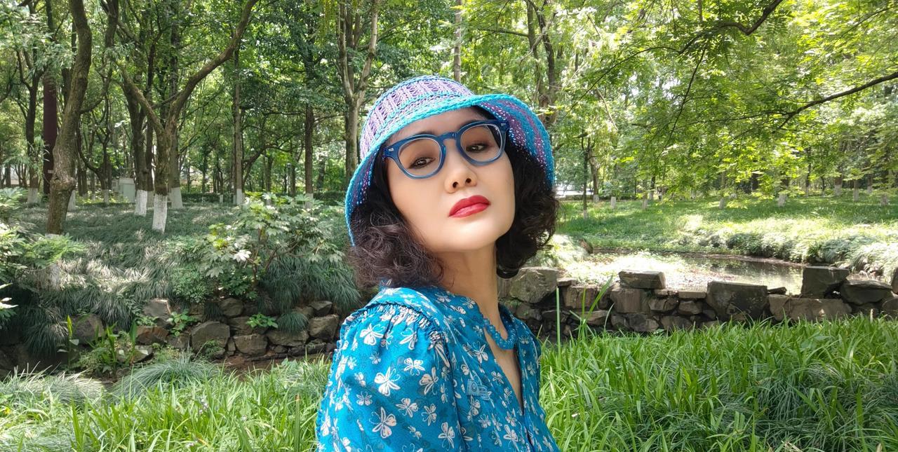 北方之夏
图4是野生圆枣子，还没成熟。
图11是野生山樱桃，酸甜可口，小时候的味