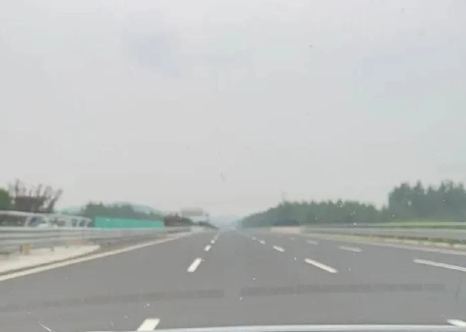 高速上你都开多少？

1、车速150以上：拿命开车，全凭运气。

2、车