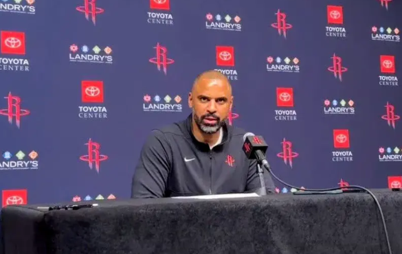 乌度卡：阿门、小贾和伊森都要继续进步！

火箭主帅乌度卡给球员提醒，不要过于依赖