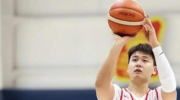 首钢重磅反转！放弃赵睿锁定26岁锋线，范子铭+千万现金换辽宁核心
首钢这波操作绝