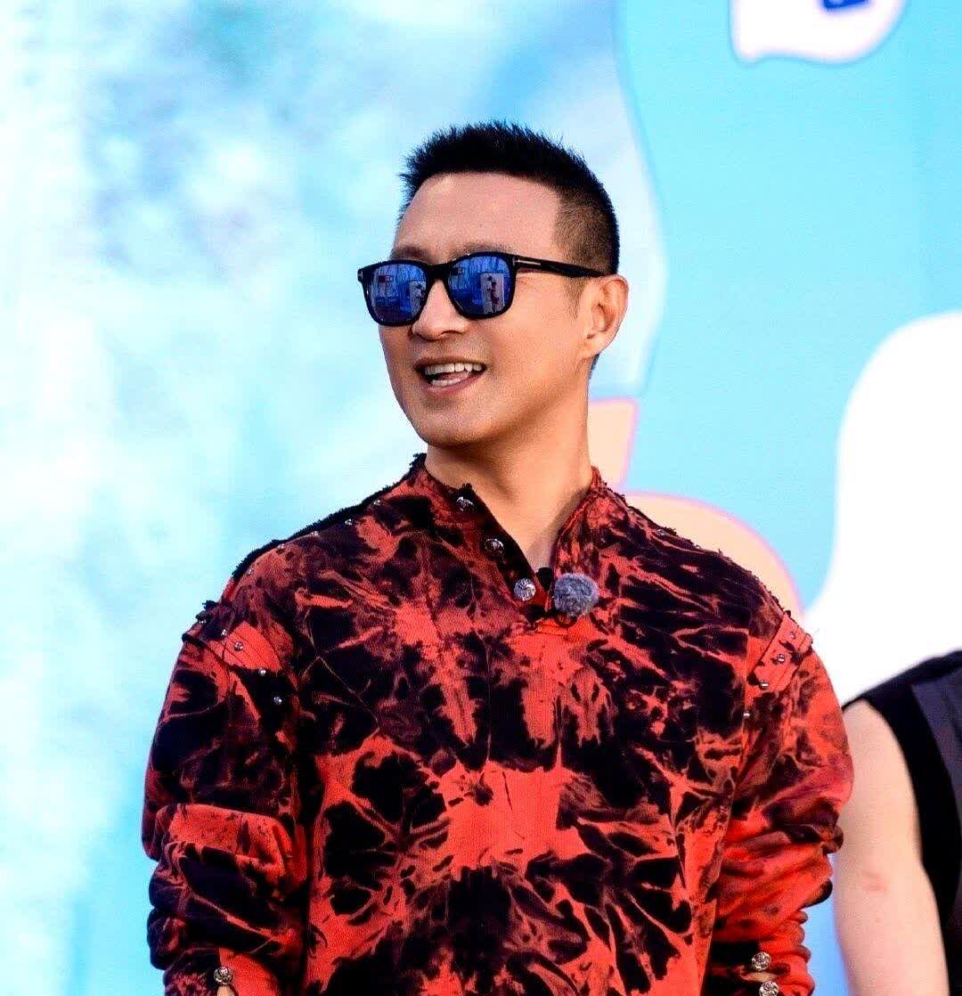 汪峰应该不会再婚了，

不是因为森林北不愿意嫁给他，

也不是因为他对“