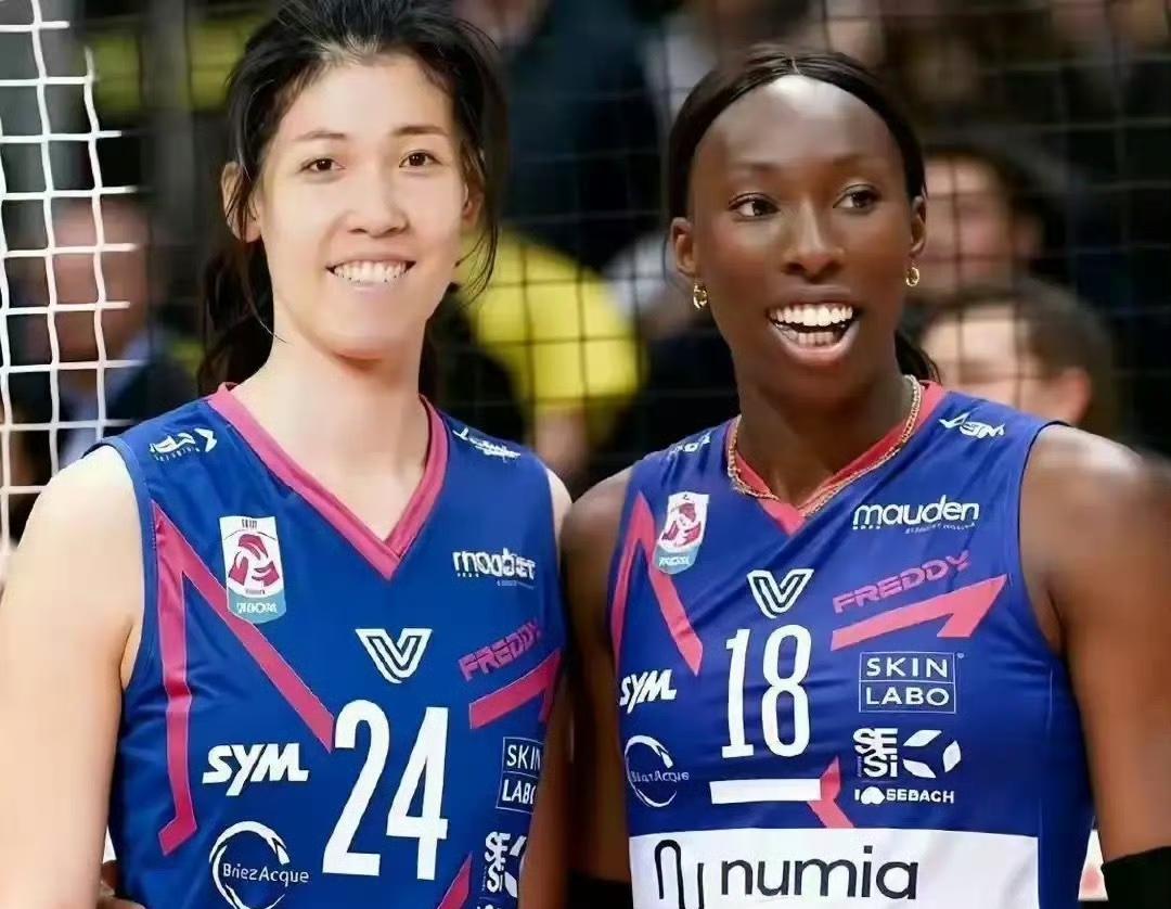 李盈莹首秀推迟！缺席俱乐部聚会，王媛媛三场17拦，两人对比明显