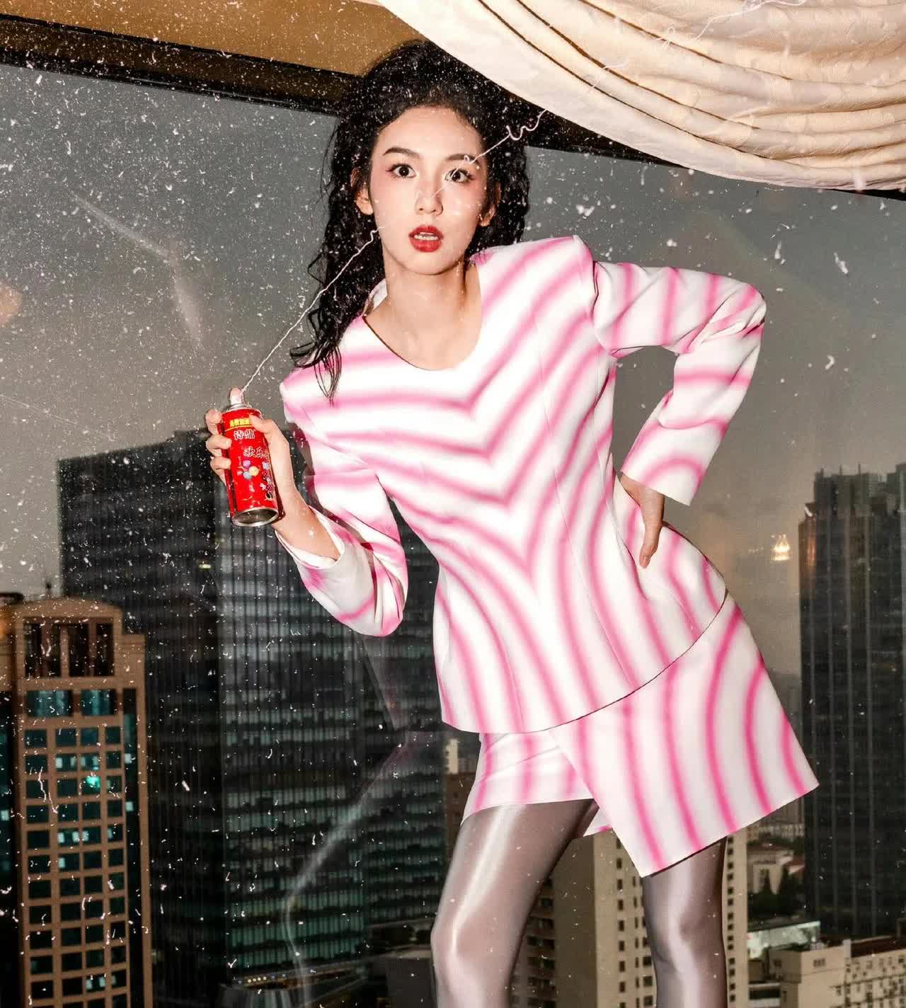 周也(肉丝滑)