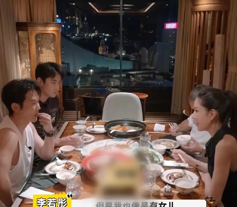 李若彤心态真好
李若彤说:“不结婚也好，我没有女儿，但也像是有女儿，我妹妹的女儿