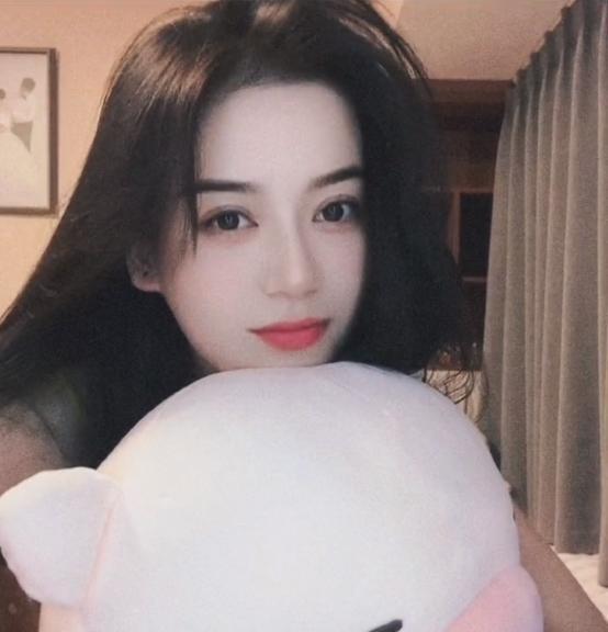 34岁网红“村花”侯丽丽骤然离世，生命之脆弱令人破防
家人们呐，娱乐圈和网红圈这