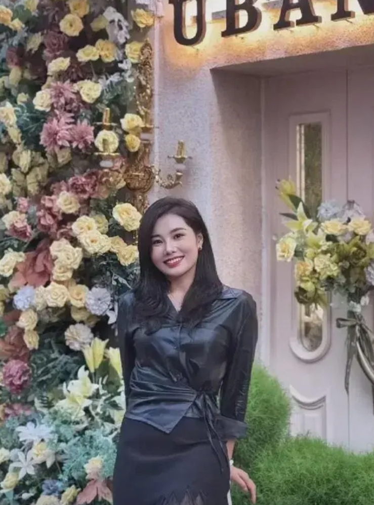 我问老公，为什么那么多人反对杨妞花带货？
老公说，那是大家在保护她。杨妞花带不带