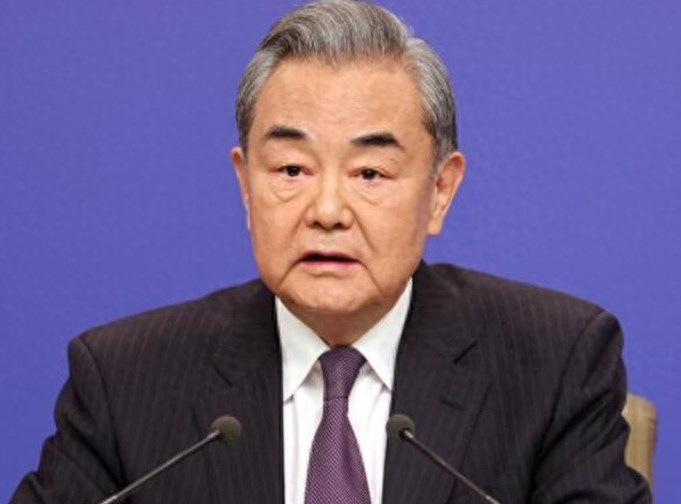 3月7日，中国外交部长王毅给日本12字忠告：“借台湾生事，就是给日本找事”。同日