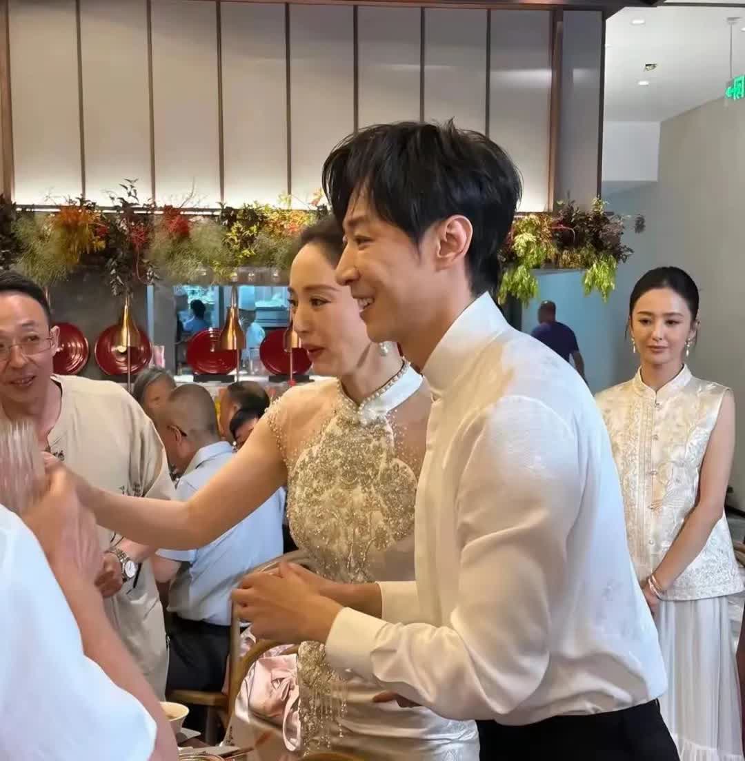董璇真是恋爱脑啊！！！和张维伊处对象，他当你宝，何必结婚呢？才刚结婚不久，就在综