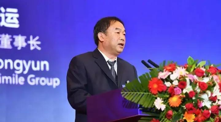 这就是豪迈集团董事长，老板张恭运，64岁，2019年还参加了友道化学工厂的开工仪
