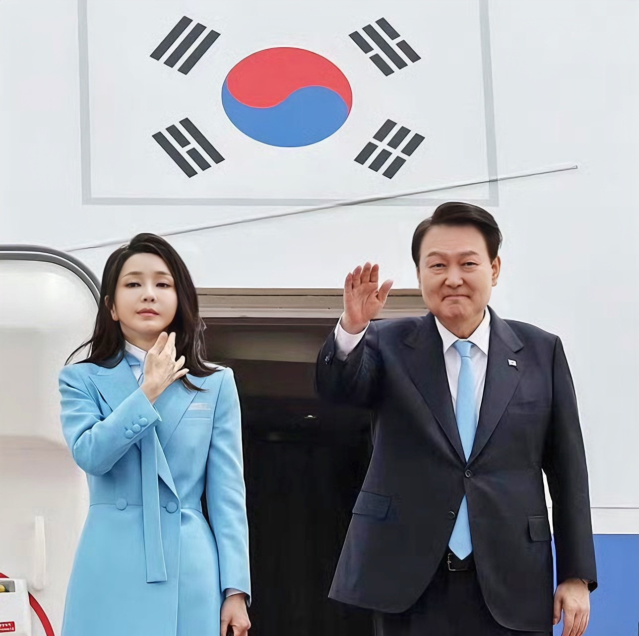 韩国前总统尹锡悦夫妇要摊上大事了











天呐！韩国政坛又炸锅了，