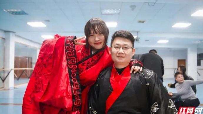 汶川地震17年后：那双手，从救援到相守