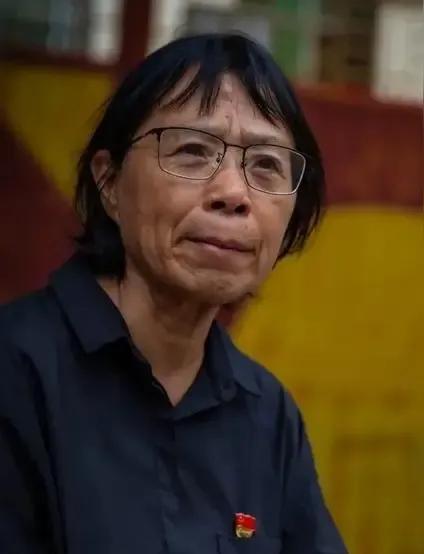张桂梅说：我无儿无女，没有房子，没有存款，但我有一颗火热的心，我有千千万万的孩子