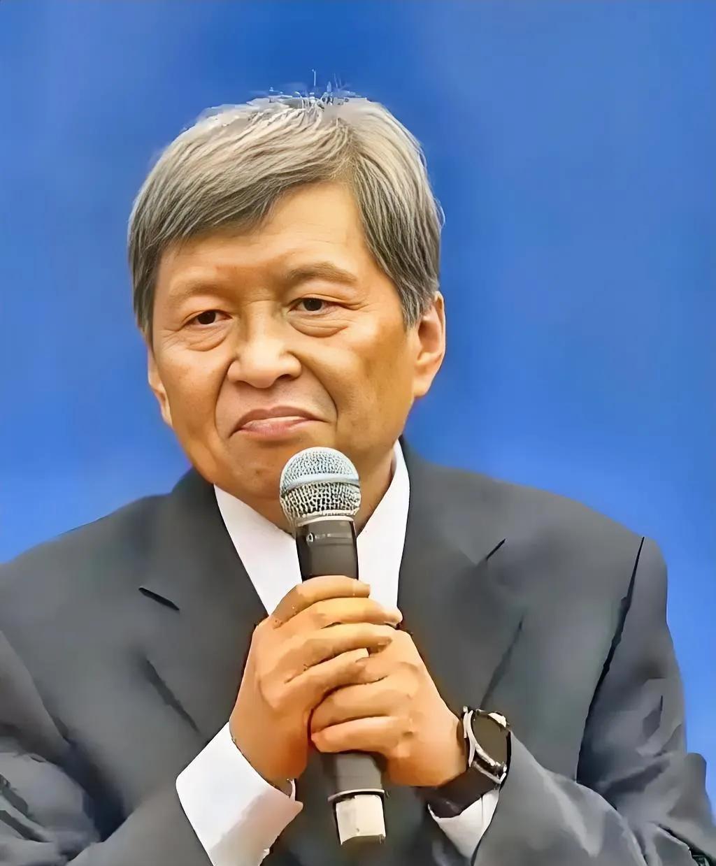 初中生断送前程的六大征兆：
       一、心思不在学习上，不是在谈恋爱就是在
