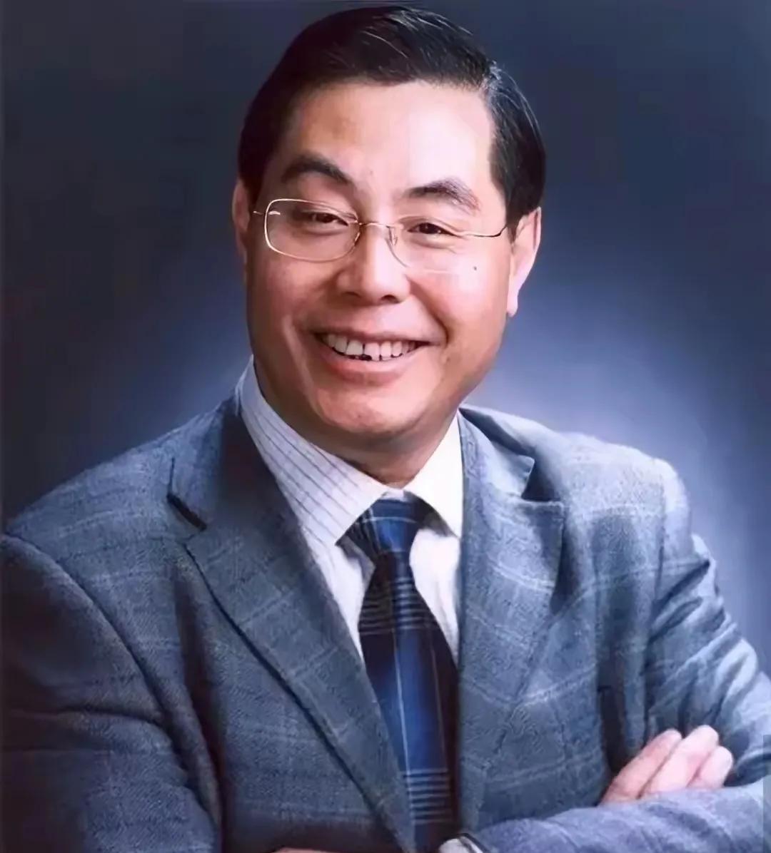 北京邮电大学的吕廷杰教授说，美国只打压华为而不打压腾讯和阿里，因为后两者是建立在