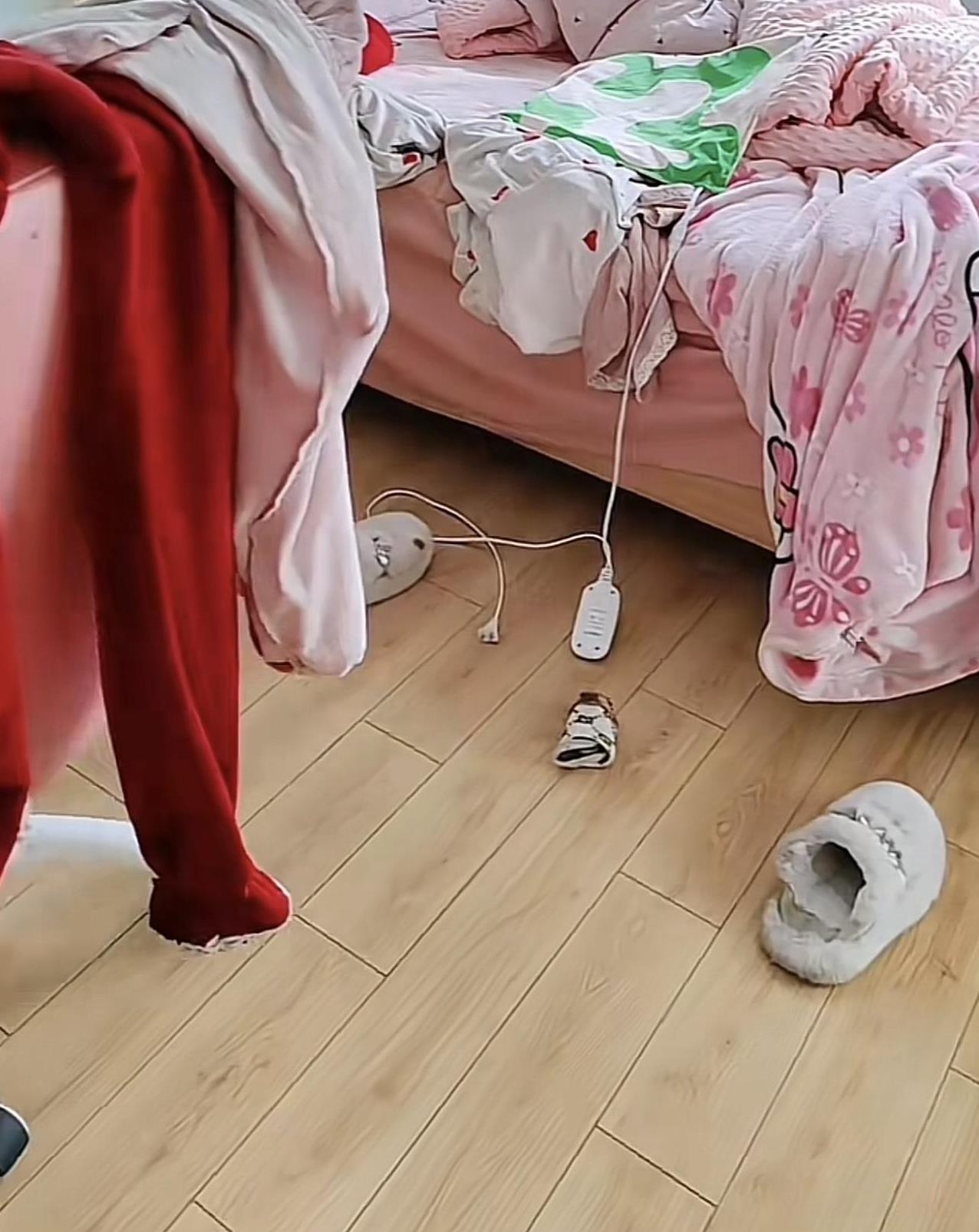 谁要是被我女儿的外表迷住了，娶了她，你们吵架的时候，别骂我就行了。
反正，彩礼我