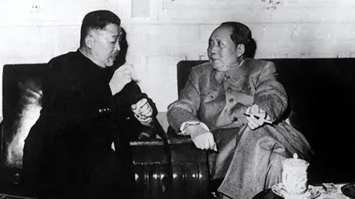 1955年毛主席审阅元帅名单，看到贺龙名字时笑道：他可是个好配角