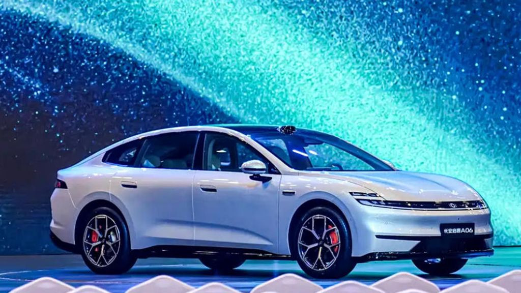 真能“2秒补能1公里”？新央企首车A06将上市，价格或有惊喜