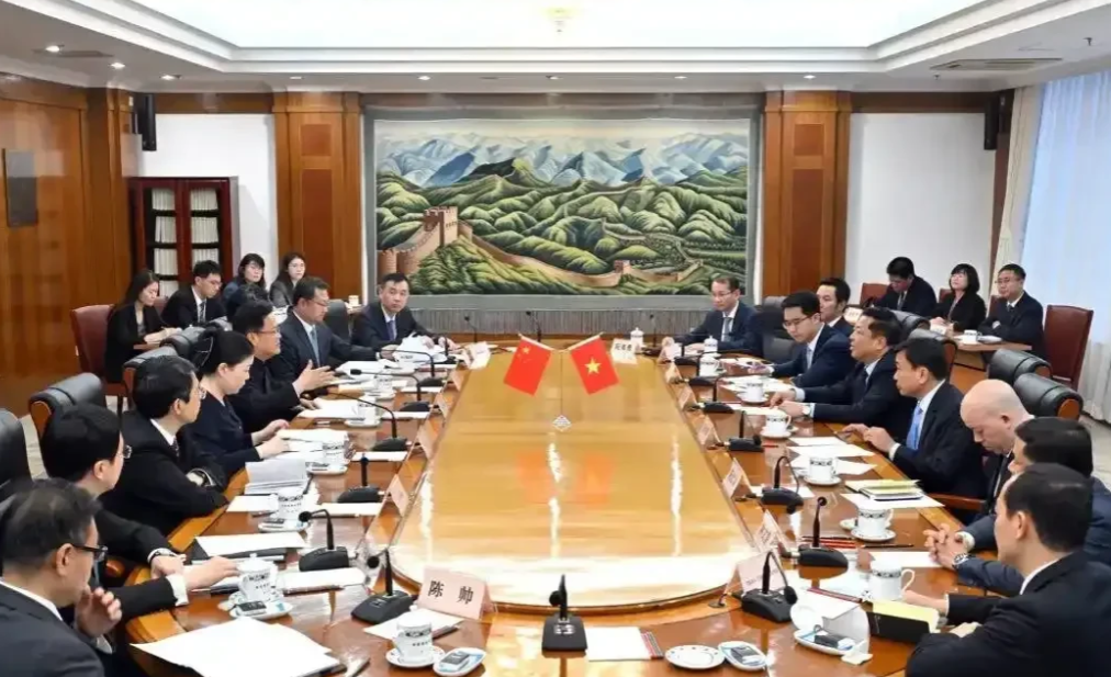 越南主动求合作，盼中国助建铁路！

越南为了和中国加强合作，特地奔赴中国，寻求更