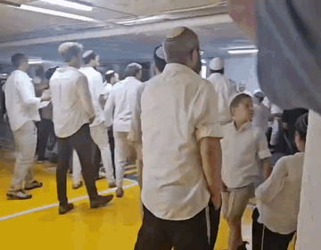 伊朗导弹来袭，以色列人地下室蹦迪！











---






