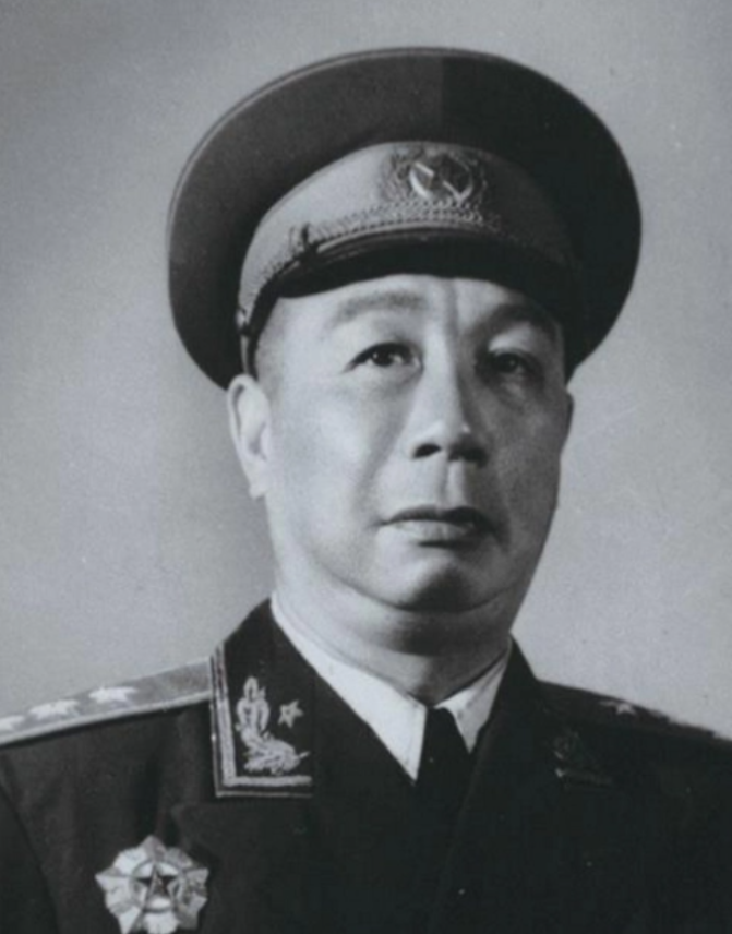 1995年7月22日，86岁的开国上将陈士榘在北京逝世。临终前，妻子李峥问陈士榘