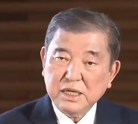 日本也妥协了！

据俄新社消息，日本首相石破茂称：“我打算尽快前往美国，尽早处理