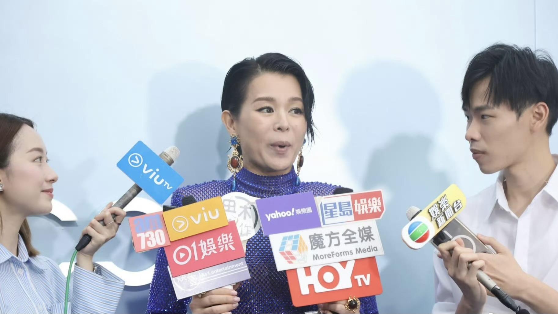 胡杏儿为老公澄清“拥抱门”，当晚那些人她都认识。