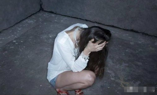 “这竟然算防卫过当！”重庆，49岁醉酒男子和41岁失 足 女在出租屋交 易时，男