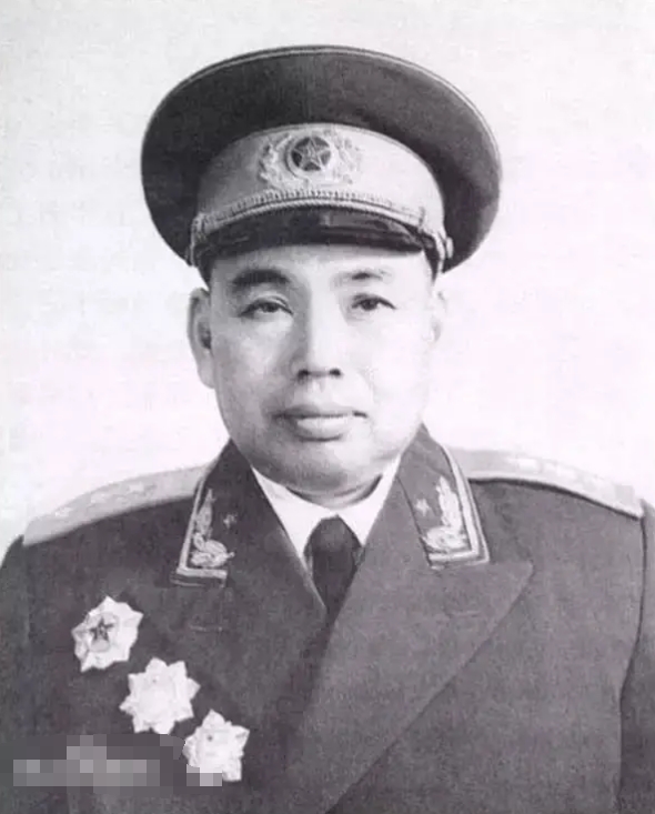 1967年，许世友到北京开会，一开国上将笑着和他打招呼，他理都不理，对方只能尴尬