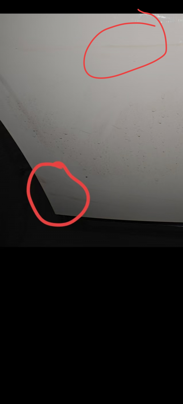 昨天被人蹭了哭出声
昨天被人蹭了一下左边后保险杠，留下红圈里的印记，我用牙膏+抹