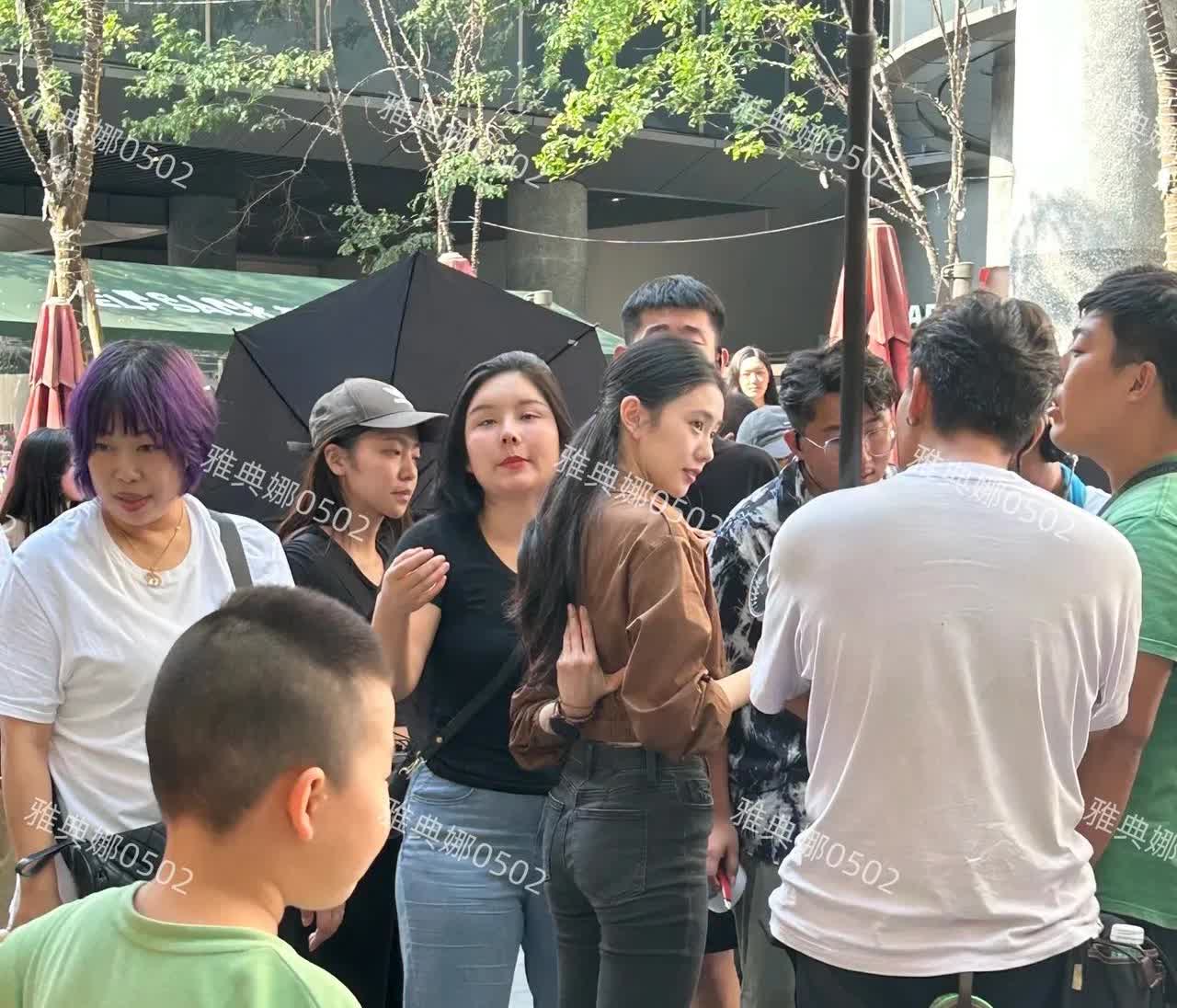 终于知道为啥跳舞出身的刘浩存能被张艺谋选中演电影了，她虽然个子不高身高不超过1米