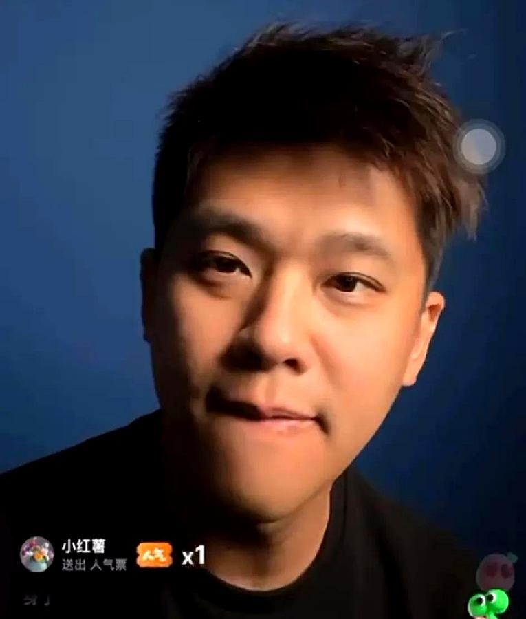 葛斯齐：大S的经纪人真是太离谱了！

我前脚在小红书直播间爆料，后脚他就打电话过