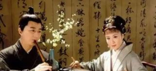 1132年，守寡三年，已经49岁的李清照，嫁给了丈夫同窗张汝舟，没想到当晚就被他