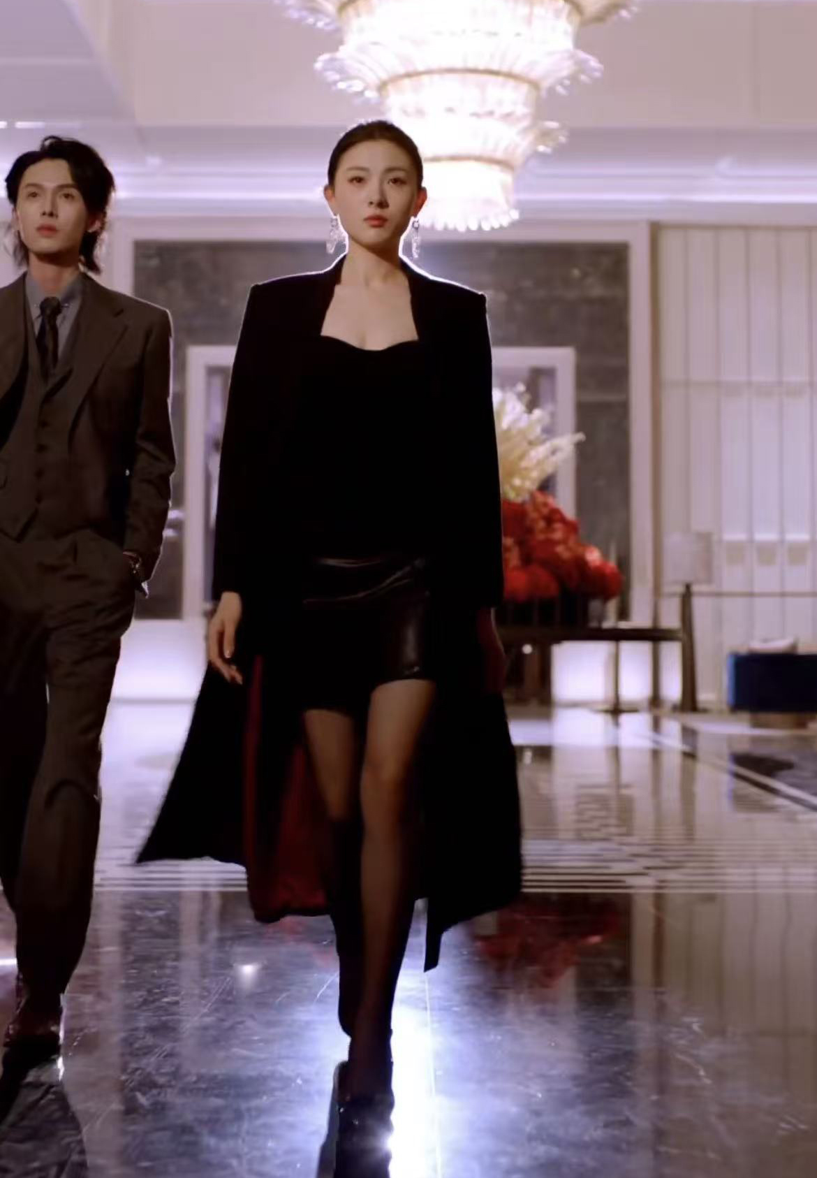 《归来之请他入瓮》8 年蛰伏归来，她不撕三姐只搞渣男？这格局太绝了！