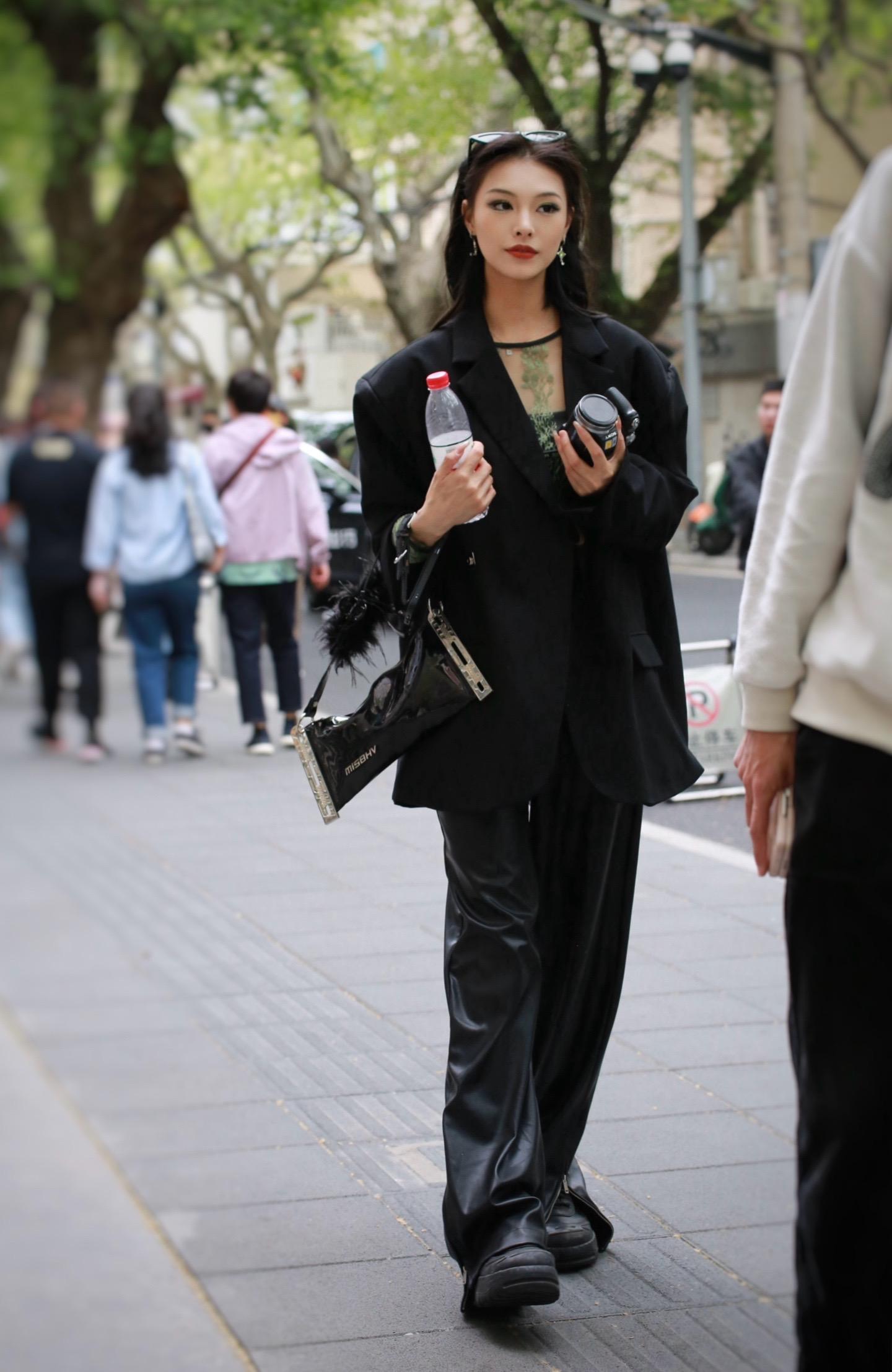 小姐姐们美的像大明星。首图小姐姐美的像柳智敏8