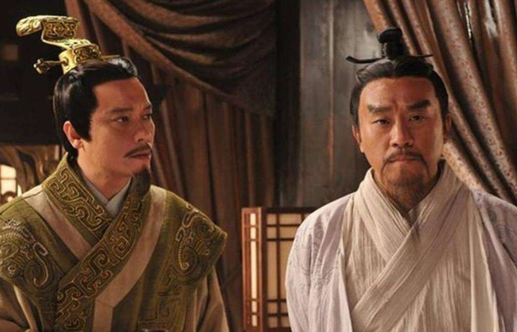 春秋时，吴王阖闾攻下了楚国都城，立即夜宿楚王之宫。

阖闾想让美艳的楚夫人侍寝，