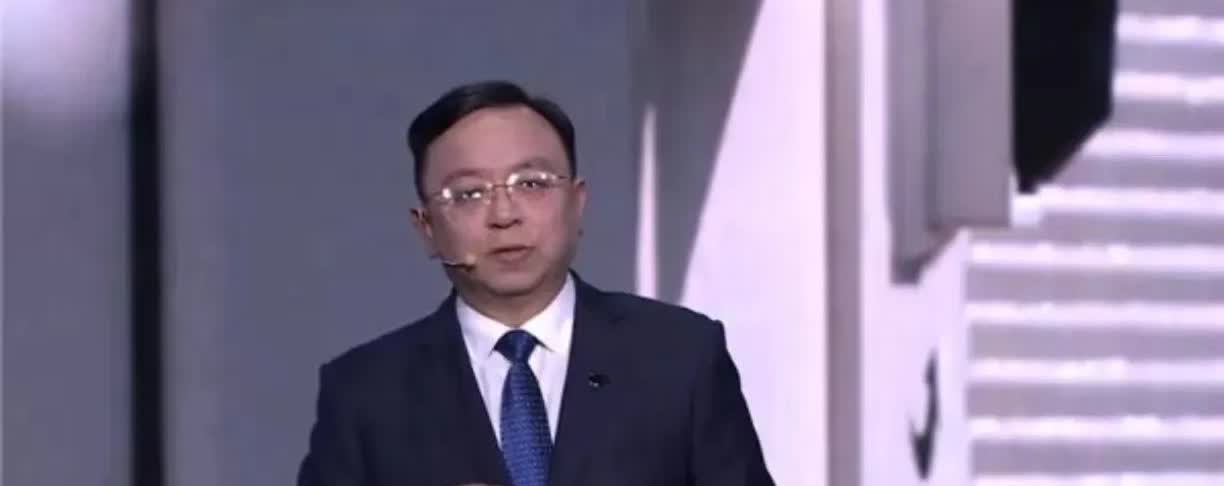 比亚迪发布会一结束，充电加油界都懵了！这不是智驾不智驾的问题，也不是价格战能解决