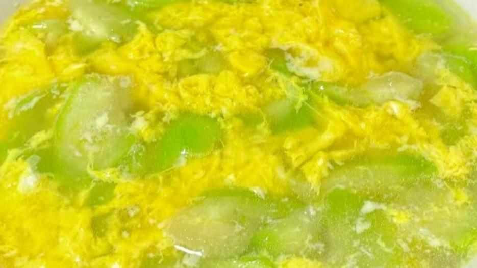 丝瓜的甜+蛋花的嫩=这汤鲜掉眉毛！