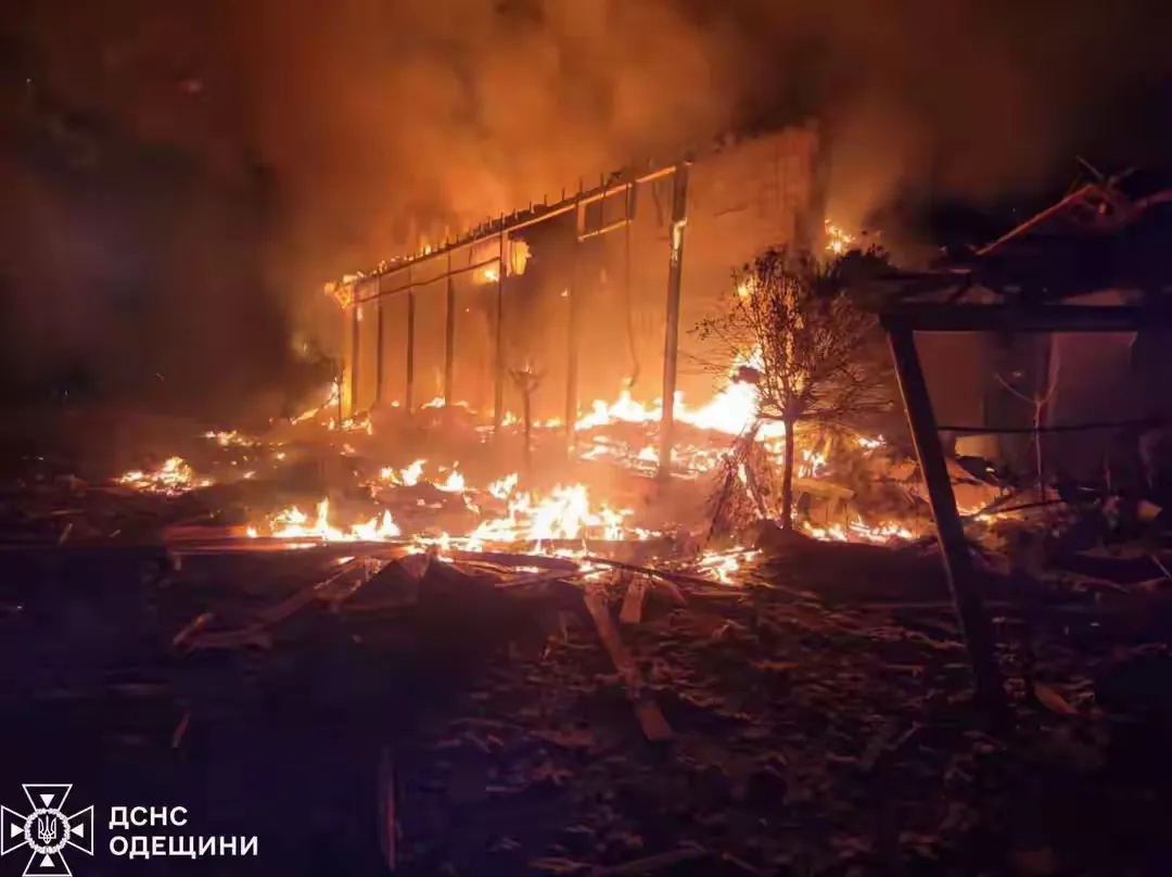 俄罗斯军队方面仍不甘心，06月10日对乌克兰境内发出了最大地空中袭击，之后，06