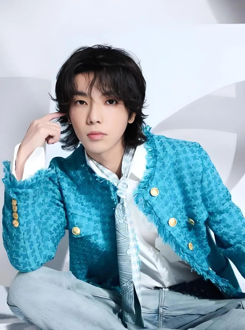 华晨宇“晨宇炒饭”开摊营业！竟比演唱会还吸睛？
最近的华晨宇看来是不满足于开演唱
